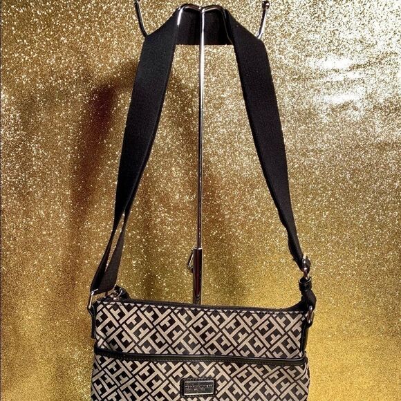 Tommy Hilfiger Shoulder Bag - Picture 4 of 9